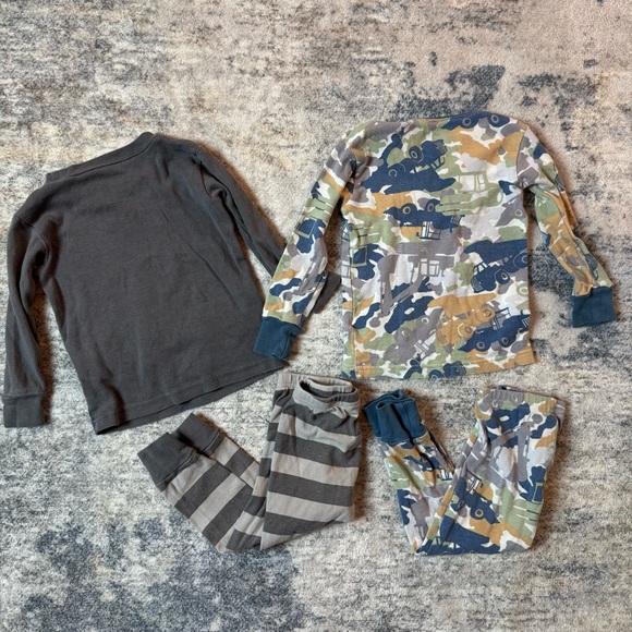 Carters Two Piece Boy Cotton Pajama Set Animals 18 months Long sleeve and Pants - Picture 2 of 6